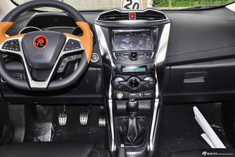 2016款比亚迪元1.5L手动豪华型