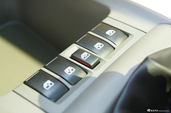 2010款新赛欧三厢1.4L手动优逸版