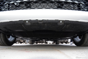 2016款奔腾B70 2.0L自动十周年纪念版