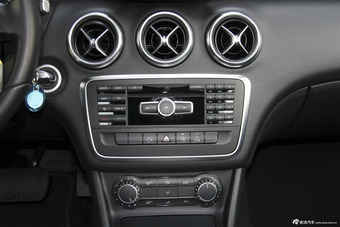 2015款奔驰A180 1.6T自动