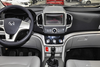 2016款北汽幻速H3F 1.5L手动豪华型7座