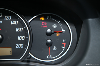 2013款雨燕1.5L自动运动型