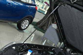 2014款海马M8 2.0L自动舒适型