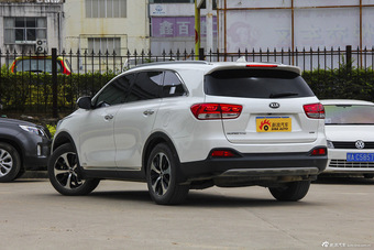 2015款索兰托L  2.2T自动柴油四驱精英版 7座