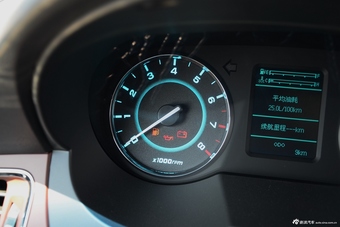 2016款瑞风M5 2.0T手动汽油商务版