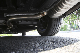 2015款奔驰E320L 3.0T自动4MATIC运动轿车