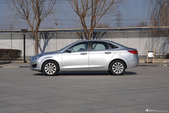 2015款福睿斯1.5L自动时尚型