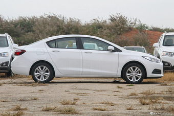 2016款科鲁兹1.5L自动时尚天窗版