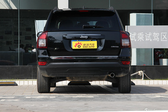 2014款指南者改款2.4L自动四驱豪华导航版