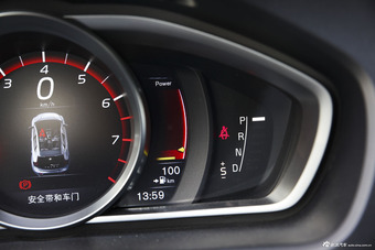 2016款沃尔沃V40 2.0T自动 T4 智雅版