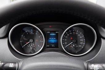 2015款哈弗H6 Coupe 2.0T手动两驱精英型