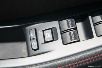 2014款奔腾B70 1.8T自动运动尊贵型