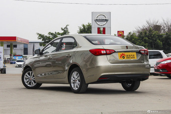 2015款荣威360 1.5L自动豪华版