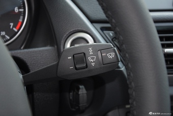 2015款宝马X1 sDrive18i时尚晋级版