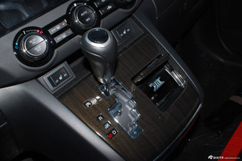 2015款马自达8到店实拍