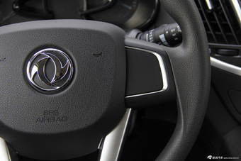 2015款东风风神AX7 2.0L手动智悦型