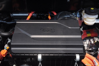 2015款比亚迪唐2.0T自动四驱旗舰型