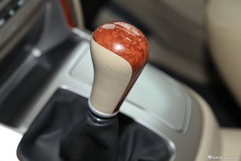 2011款阁瑞斯尊领2.4L旗舰版