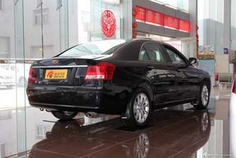 2013款吉利EC8 2.4L自动尊贵型