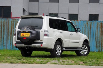 2016款帕杰罗（进口）3.0L自动尊贵版 国5