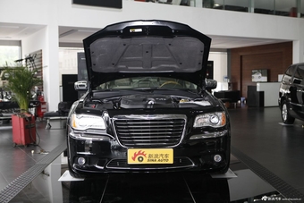 2013款克莱斯勒300C 3.6L自动尊享版