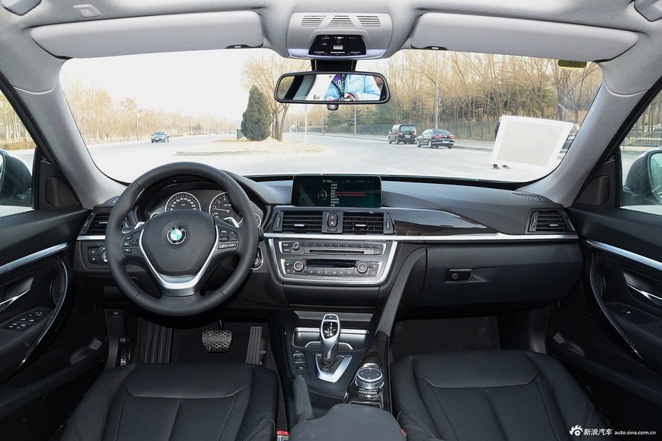 2016款宝马3系GT 328i 2.0T自动设计套装型