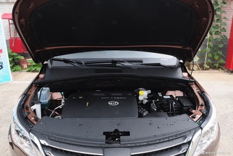 2015款宝骏560 1.8L手动精英型