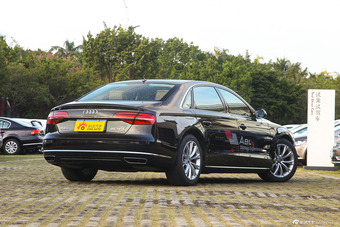2014款奥迪A8L 3.0T自动45TFSI quattro豪华型