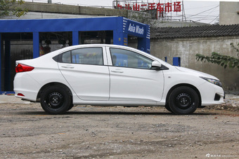 2015款锋范 1.5L手动进取版