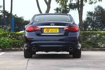2015款英菲尼迪Q70L 2.5L豪华版