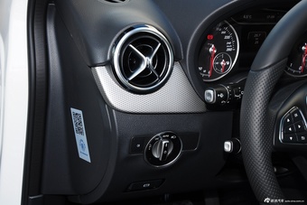 2015款奔驰B级B200时尚型