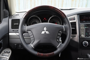 2016款帕杰罗（进口）3.0L自动尊贵版 国5