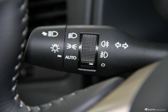 2016款雷克萨斯RX 2.0T自动200t两驱精英版