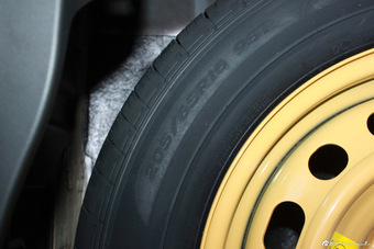 2015款马自达8到店实拍