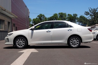 2015款凯美瑞2.0E精英版