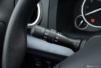 2016款坦途5.7L自动标准版