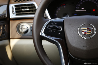 2015款凯迪拉克SRX 3.0L自动精英型