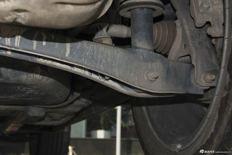 2014款指南者改款2.4L自动四驱豪华导航版