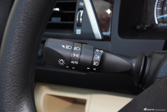 2015款凯美瑞2.0E精英版