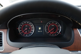 2016款上汽大通G10 2.0T自动豪华版