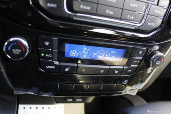 2015款吉利GX7 2.0L运动版自动尊贵型