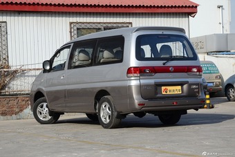 2016款菱智M5 2.0L手动7座豪华型L