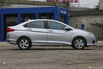 2015款锋范 1.5L手动豪华版