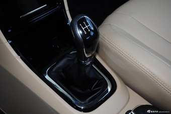 2015款奇瑞E3 1.5L手动智尚型