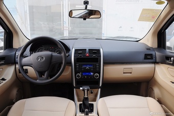 2015款 绅宝D20 两厢1.5L自动乐天版图片