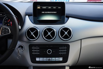 2015款奔驰B级B200动感型