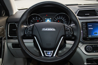 2015款哈弗H6 Coupe 2.0T手动两驱尊贵型