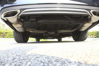 2015款奔驰E320L 3.0T自动4MATIC运动轿车