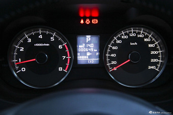 2015款森林人2.5L自动特装纪念版