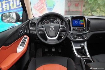 2015款宝骏560 1.8L手动精英型